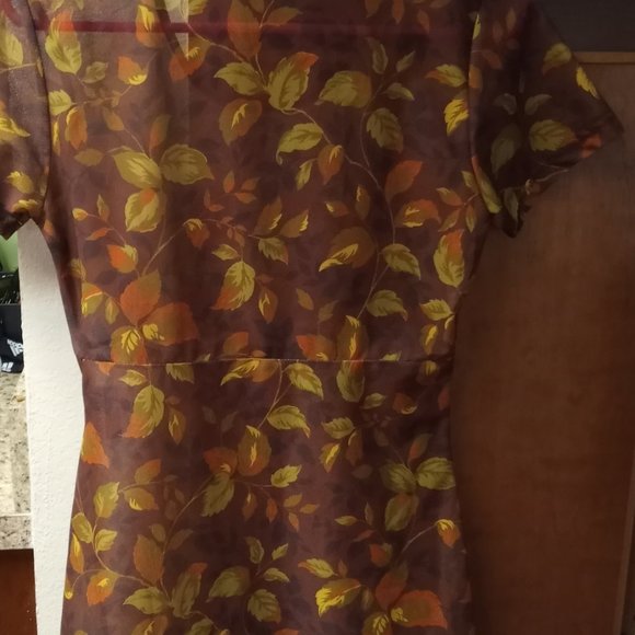 Sheer short sleeve top - Picture 2 of 2